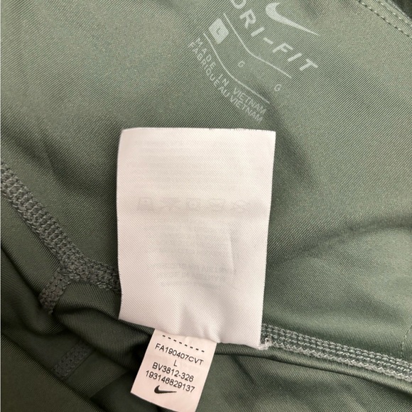 NIKE Swoosh Women's Tight Fit Reflective Running leggings - Picture 5 of 5